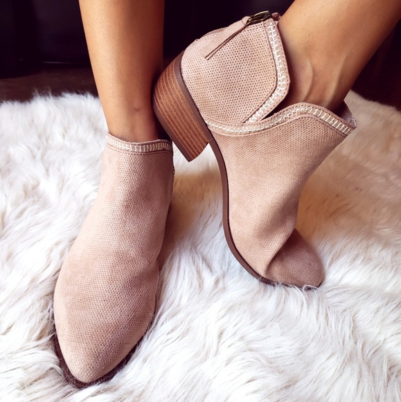 Shoes - 📣LAST PAIR//The Indiana// Taupe Ankle Bootie